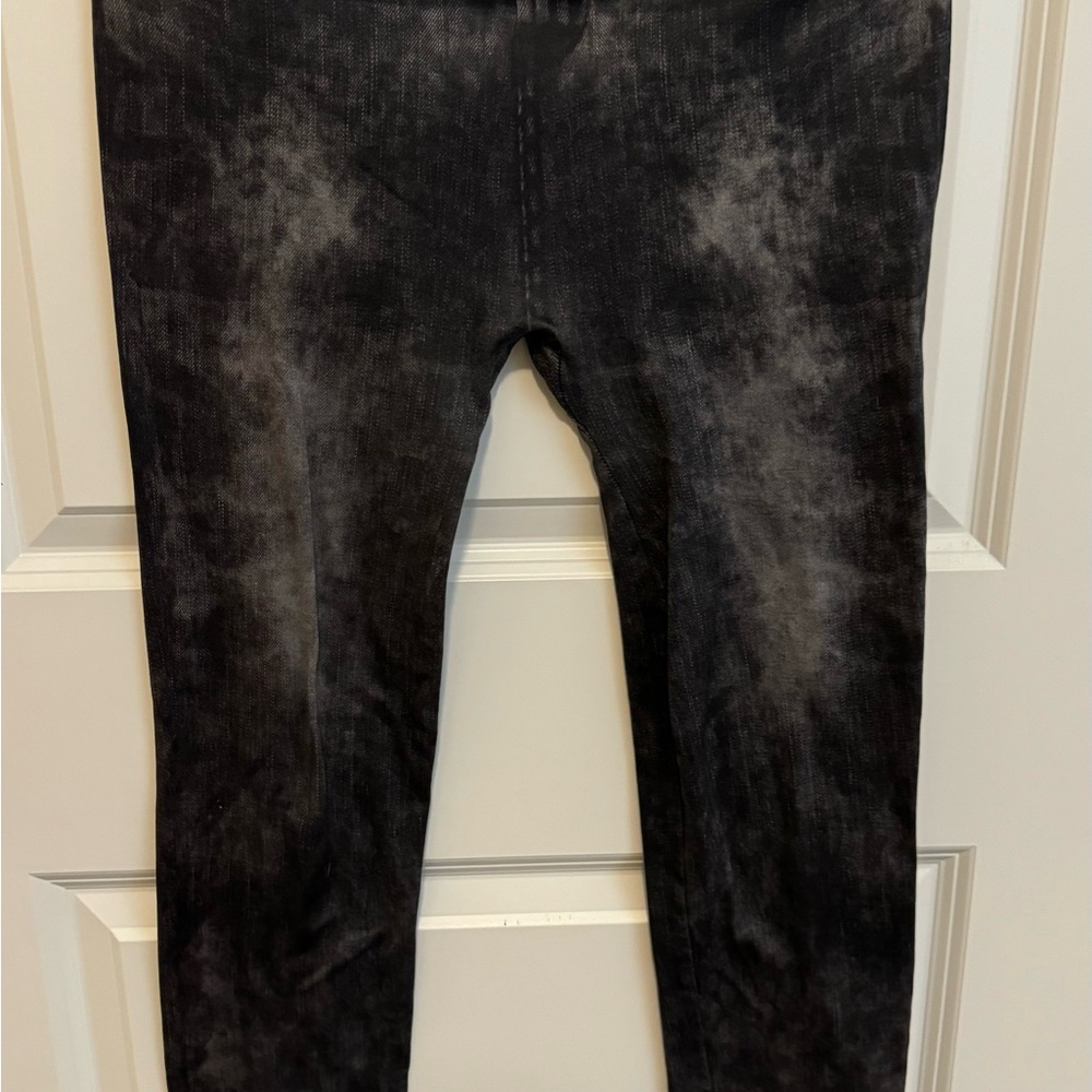 Black and Gray Tie-Dye Leggings